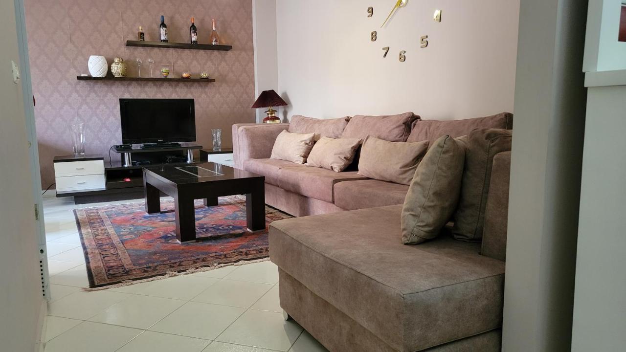 Charming Apartment Lushnjë エクステリア 写真