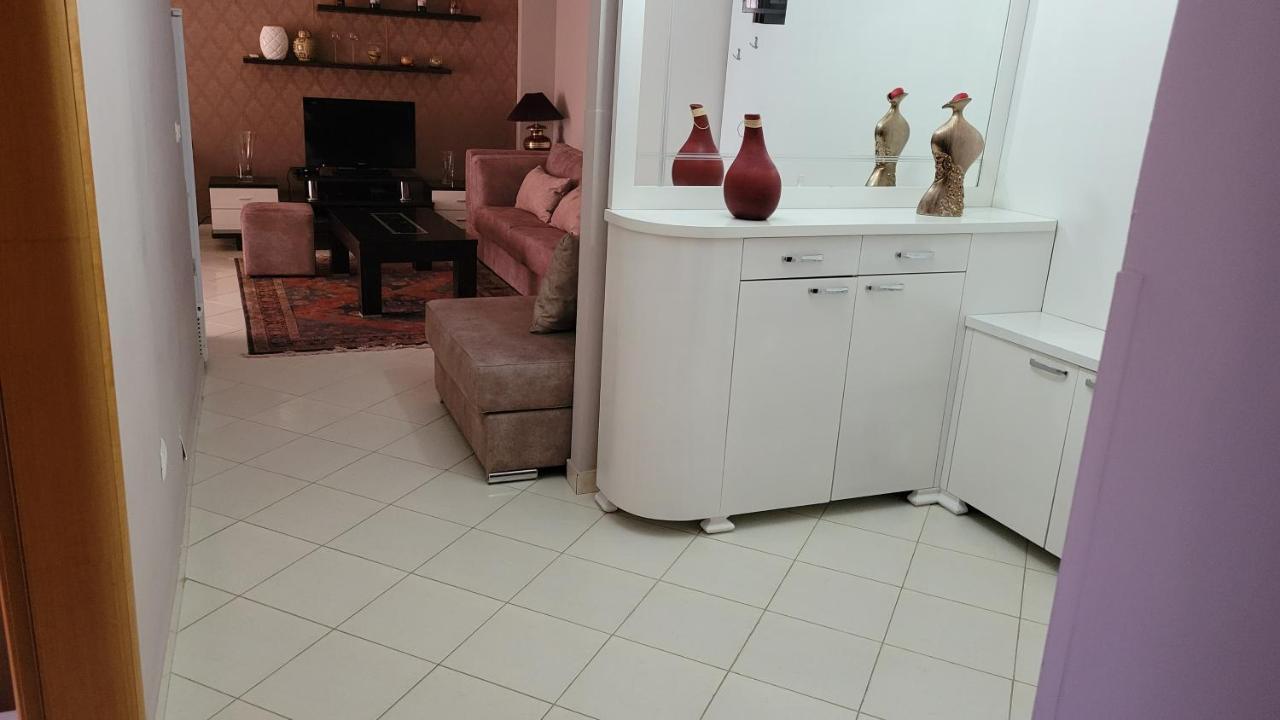 Charming Apartment Lushnjë エクステリア 写真