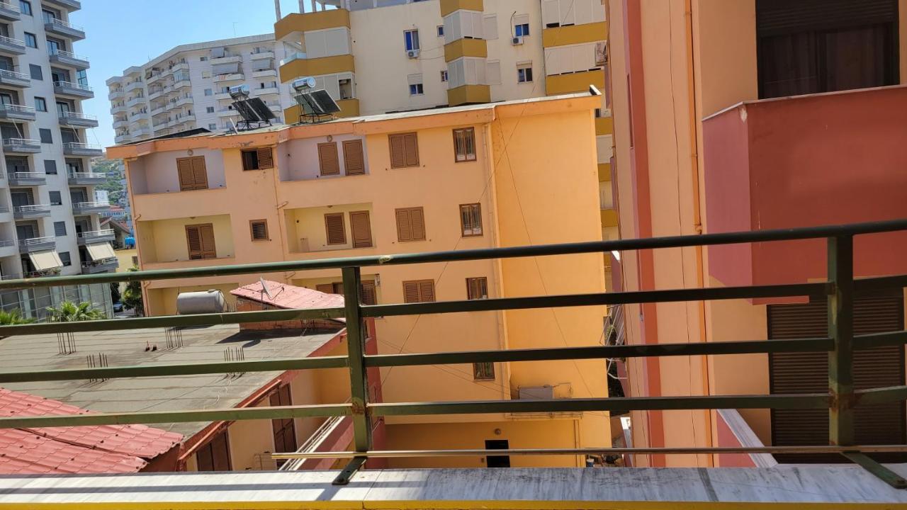 Charming Apartment Lushnjë エクステリア 写真