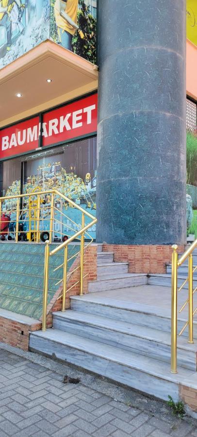 Charming Apartment Lushnjë エクステリア 写真