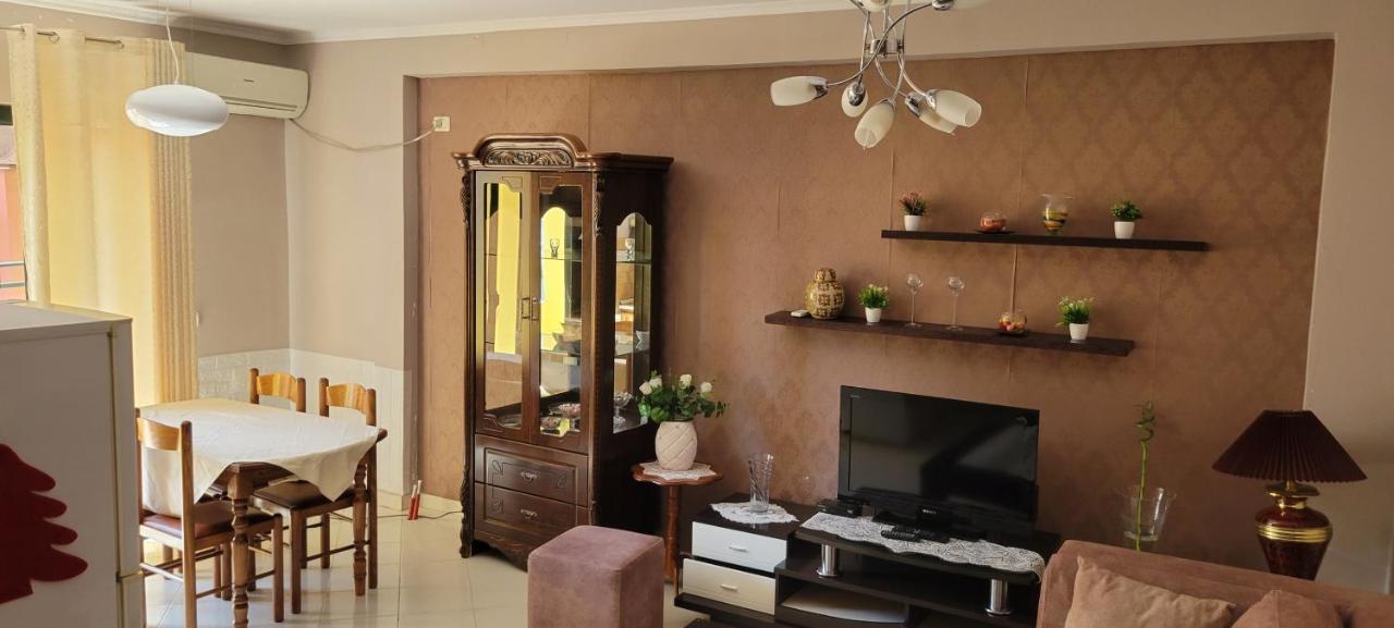 Charming Apartment Lushnjë エクステリア 写真