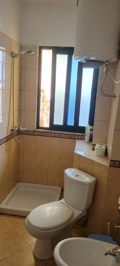 Charming Apartment Lushnjë エクステリア 写真