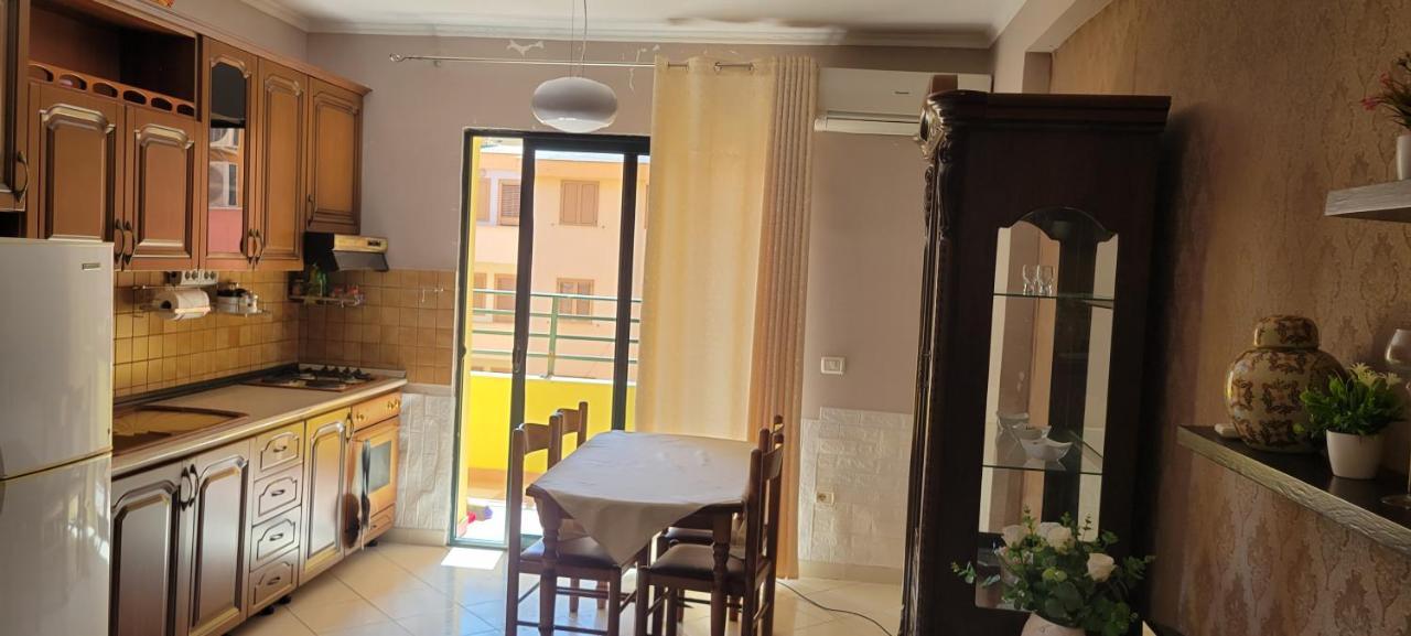 Charming Apartment Lushnjë エクステリア 写真